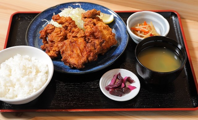 鶏の唐揚げ定食